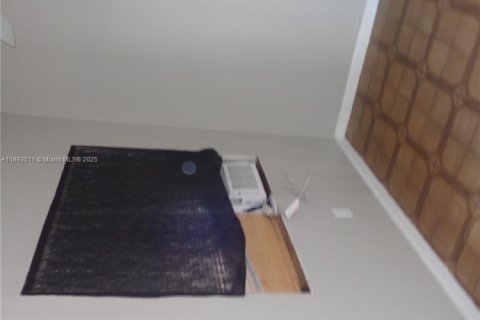 Снять в аренду коммерческую недвижимость в Майами-Гарденс, Флорида 1 спальня, 18.58м2, № 1945533 - фото 5