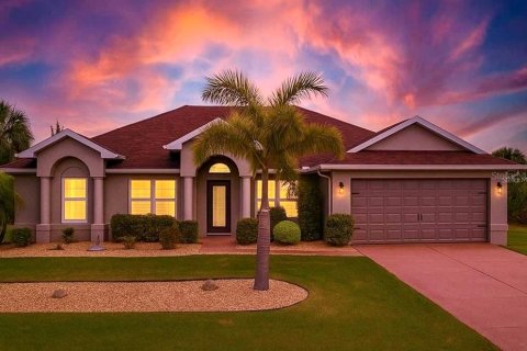 House in Port Charlotte, Florida 4 bedrooms, 209.87 sq.m. № 2117392