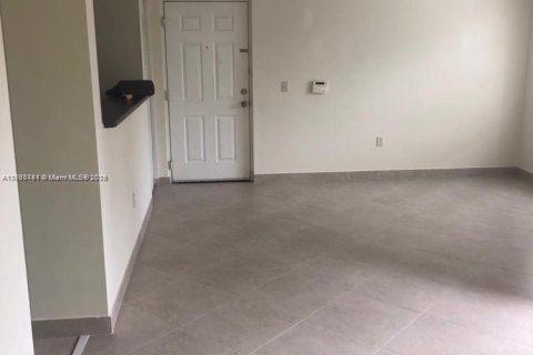 Condo in Palm Beach, Florida, 1 bedroom  № 1691464 - photo 12