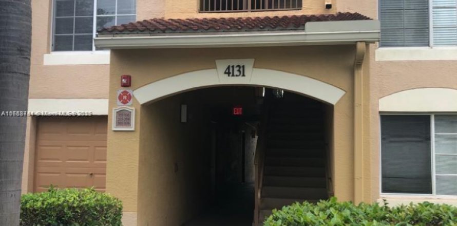 Condo in Palm Beach, Florida, 1 bedroom № 1691464