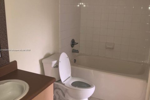 Condo in Palm Beach, Florida, 1 bedroom  № 1691464 - photo 10