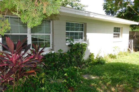 House in Apopka, Florida 3 bedrooms, 76.92 sq.m. № 1814956 - photo 1