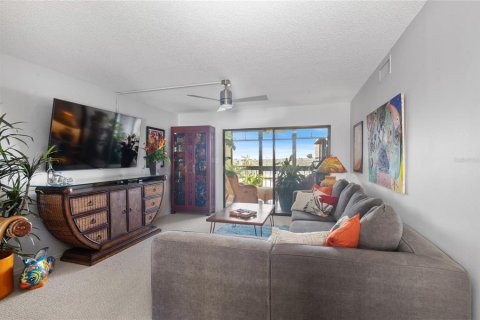 Condominio en venta en Saint Petersburg, Florida, 1 dormitorio, 71.53 m2 № 1785998 - foto 4