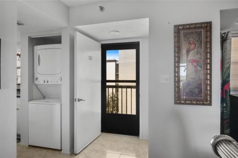 Condominio en venta en Saint Petersburg, Florida, 1 dormitorio, 71.53 m2 № 1785998 - foto 2
