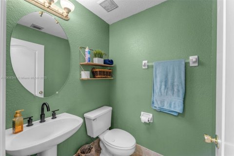 Villa ou maison à vendre à Cutler Bay, Floride: 4 chambres, 172.98 m2 № 1956990 - photo 16