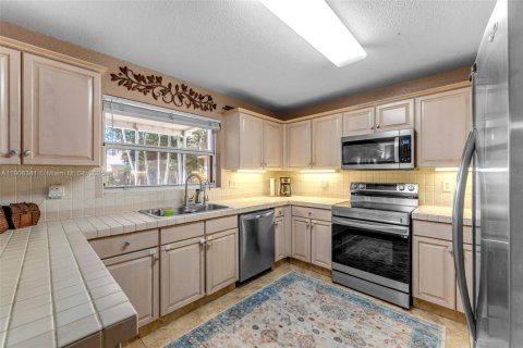 Villa ou maison à vendre à Cutler Bay, Floride: 4 chambres, 172.98 m2 № 1956990 - photo 9