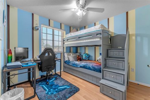 Villa ou maison à vendre à Cutler Bay, Floride: 4 chambres, 172.98 m2 № 1956990 - photo 25