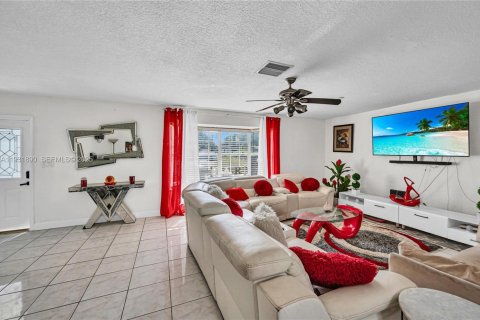 Купить виллу или дом в Плантация, Флорида 3 спальни, 199.18м2, № 1990256 - фото 6