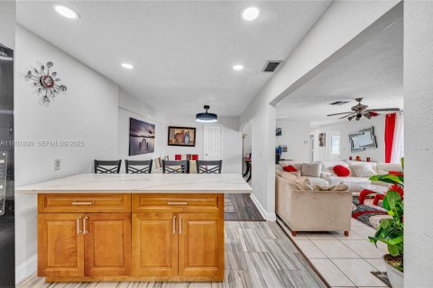 Купить виллу или дом в Плантация, Флорида 3 спальни, 199.18м2, № 1990256 - фото 13