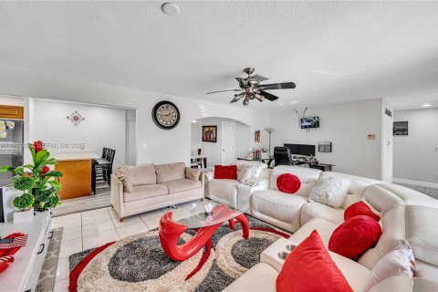 Купить виллу или дом в Плантация, Флорида 3 спальни, 199.18м2, № 1990256 - фото 10