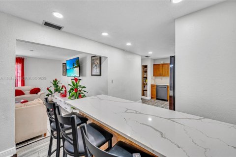 Купить виллу или дом в Плантация, Флорида 3 спальни, 199.18м2, № 1990256 - фото 12