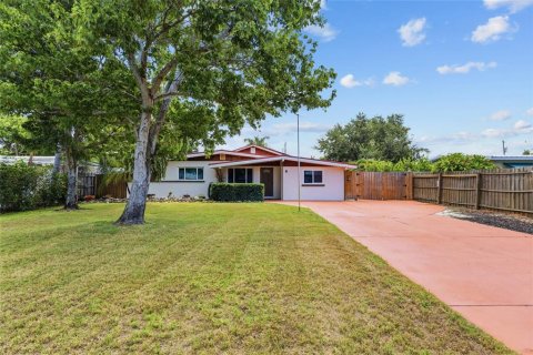 House in Bradenton, Florida 3 bedrooms, 198.25 sq.m. № 2258735