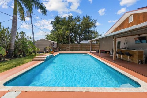 House in Bradenton, Florida 3 bedrooms, 198.25 sq.m. № 2258735 - photo 2