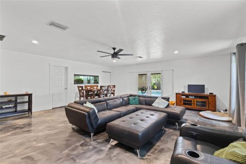 House in Bradenton, Florida 3 bedrooms, 198.25 sq.m. № 2258735 - photo 22