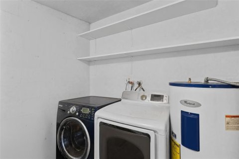 House in Bradenton, Florida 3 bedrooms, 198.25 sq.m. № 2258735 - photo 30