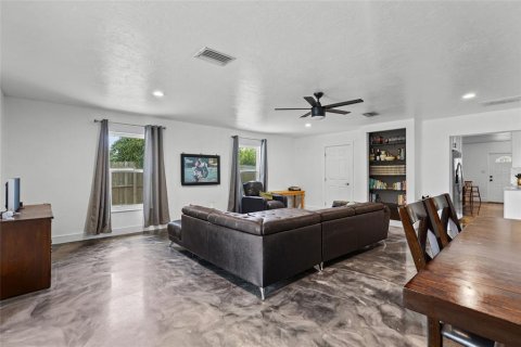 House in Bradenton, Florida 3 bedrooms, 198.25 sq.m. № 2258735 - photo 20