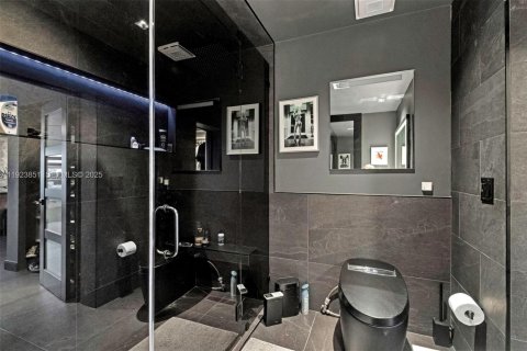 Снять в аренду виллу или дом в Окленд-Парк, Флорида 3 спальни, 154.22м2, № 1982881 - фото 23