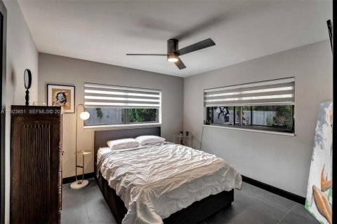 Снять в аренду виллу или дом в Окленд-Парк, Флорида 3 спальни, 154.22м2, № 1982881 - фото 25