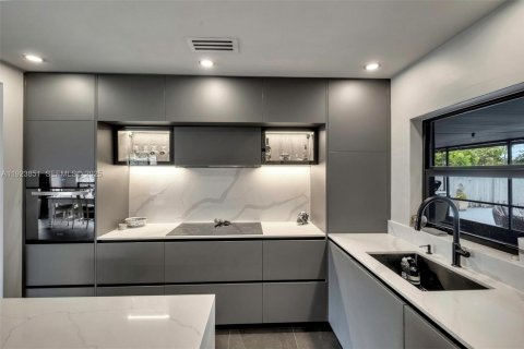 Снять в аренду виллу или дом в Окленд-Парк, Флорида 3 спальни, 154.22м2, № 1982881 - фото 12