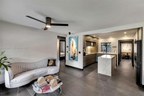 Снять в аренду виллу или дом в Окленд-Парк, Флорида 3 спальни, 154.22м2, № 1982881 - фото 2