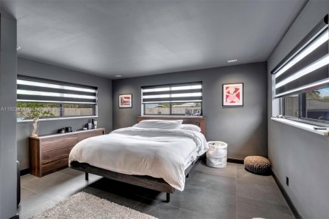 Снять в аренду виллу или дом в Окленд-Парк, Флорида 3 спальни, 154.22м2, № 1982881 - фото 16