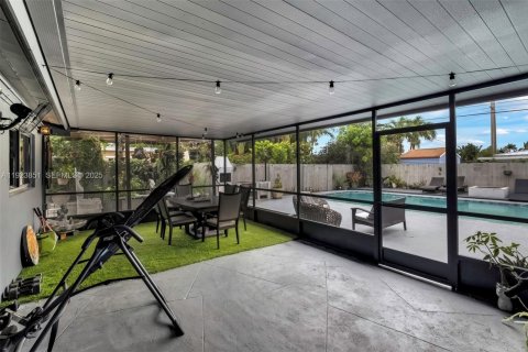 Снять в аренду виллу или дом в Окленд-Парк, Флорида 3 спальни, 154.22м2, № 1982881 - фото 3