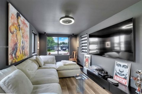 Снять в аренду виллу или дом в Окленд-Парк, Флорида 3 спальни, 154.22м2, № 1982881 - фото 9