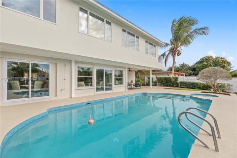 House in Vero Beach, Florida 4 bedrooms, 306.3 sq.m. № 2002818 - photo 3