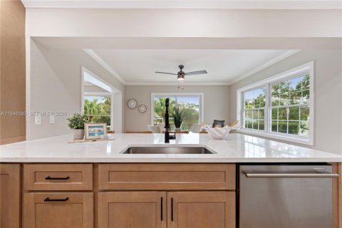 House in Vero Beach, Florida 4 bedrooms, 306.3 sq.m. № 2002818 - photo 15