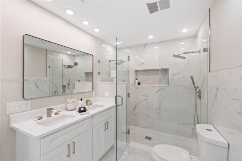 House in Vero Beach, Florida 4 bedrooms, 306.3 sq.m. № 2002818 - photo 27