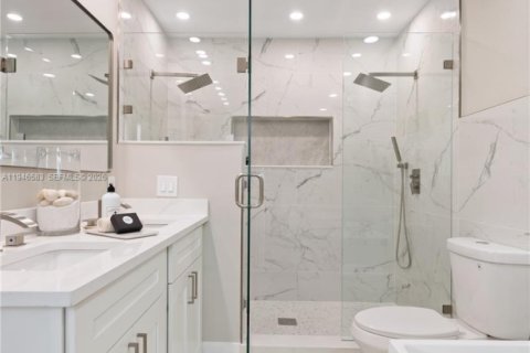 House in Vero Beach, Florida 4 bedrooms, 306.3 sq.m. № 2002818 - photo 28