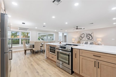 House in Vero Beach, Florida 4 bedrooms, 306.3 sq.m. № 2002818 - photo 16