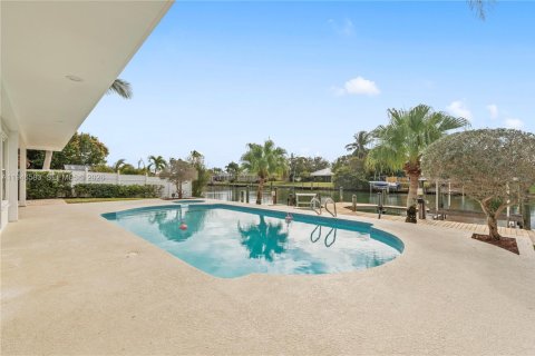 House in Vero Beach, Florida 4 bedrooms, 306.3 sq.m. № 2002818 - photo 5