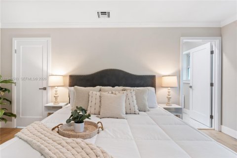 House in Vero Beach, Florida 4 bedrooms, 306.3 sq.m. № 2002818 - photo 25