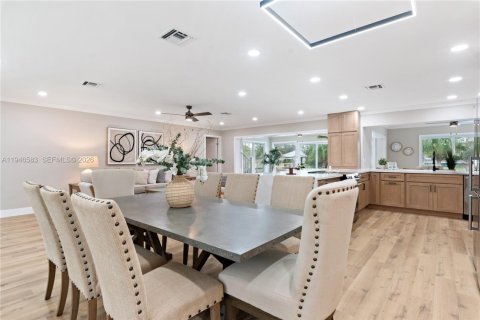 House in Vero Beach, Florida 4 bedrooms, 306.3 sq.m. № 2002818 - photo 10