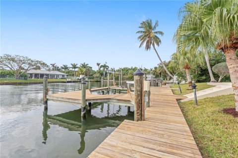 House in Vero Beach, Florida 4 bedrooms, 306.3 sq.m. № 2002818 - photo 4