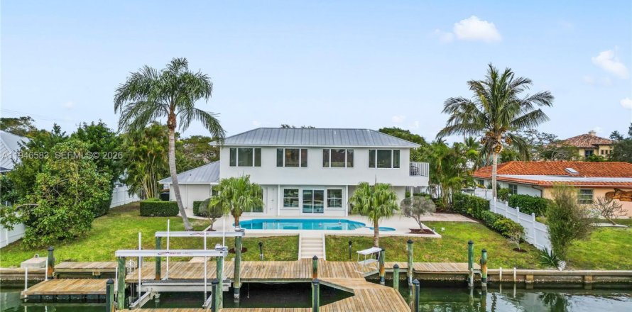 House in Vero Beach, Florida 4 bedrooms, 306.3 sq.m. № 2002818