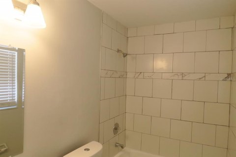 Townhouse in Orlando, Florida 3 bedrooms, 115.57 sq.m. № 2236652 - photo 15