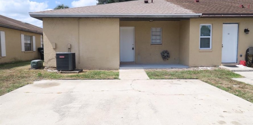 Townhouse in Orlando, Florida 3 bedrooms, 115.57 sq.m. № 2236652
