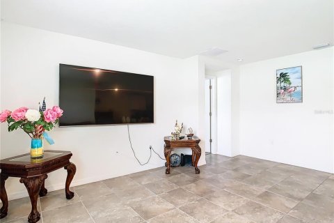 House in Spring Hill, Florida 4 bedrooms, 172.15 sq.m. № 1642098 - photo 5