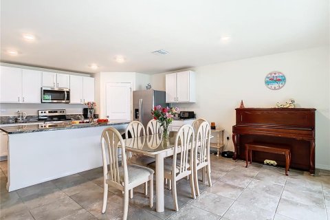 House in Spring Hill, Florida 4 bedrooms, 172.15 sq.m. № 1642098 - photo 8