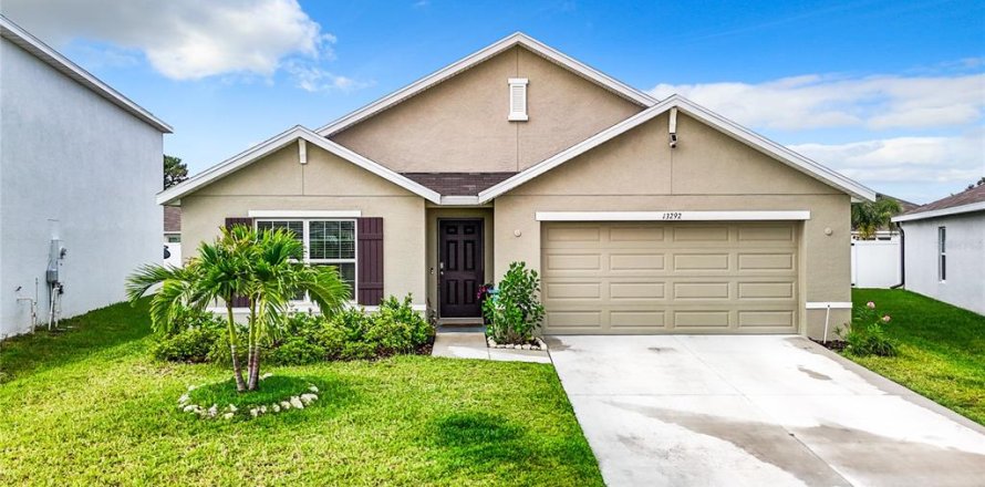House in Spring Hill, Florida 4 bedrooms, 172.15 sq.m. № 1642098