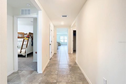 House in Spring Hill, Florida 4 bedrooms, 172.15 sq.m. № 1642098 - photo 3