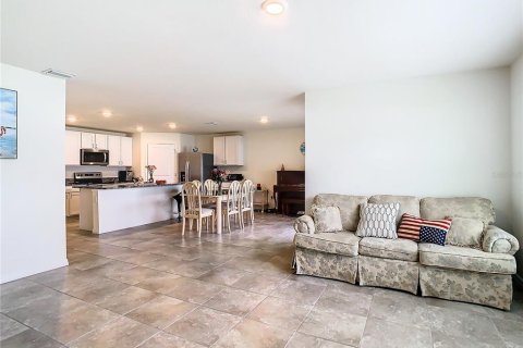 House in Spring Hill, Florida 4 bedrooms, 172.15 sq.m. № 1642098 - photo 7