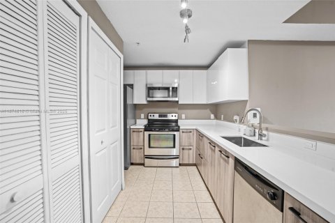 Condominio en alquiler en Miami, Florida, 3 dormitorios, 113.71 m2 № 1922874 - foto 5