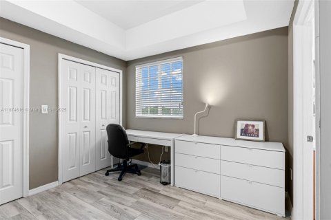 Condominio en alquiler en Miami, Florida, 3 dormitorios, 113.71 m2 № 1922874 - foto 14
