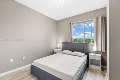 Condominio en alquiler en Miami, Florida, 3 dormitorios, 113.71 m2 № 1922874 - foto 8