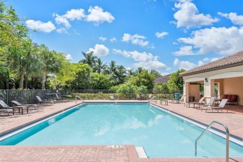House in Tamarac, Florida 3 bedrooms, 145.02 sq.m. № 805565 - photo 1