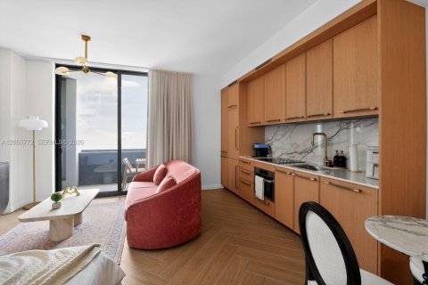 Estudio en el Condominio en Miami, Florida  № 2155953