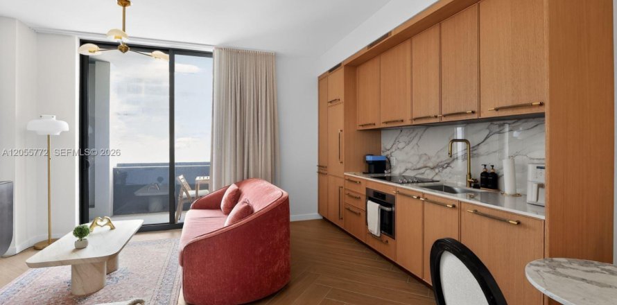 Estudio en el Condominio en Miami, Florida  № 2155953